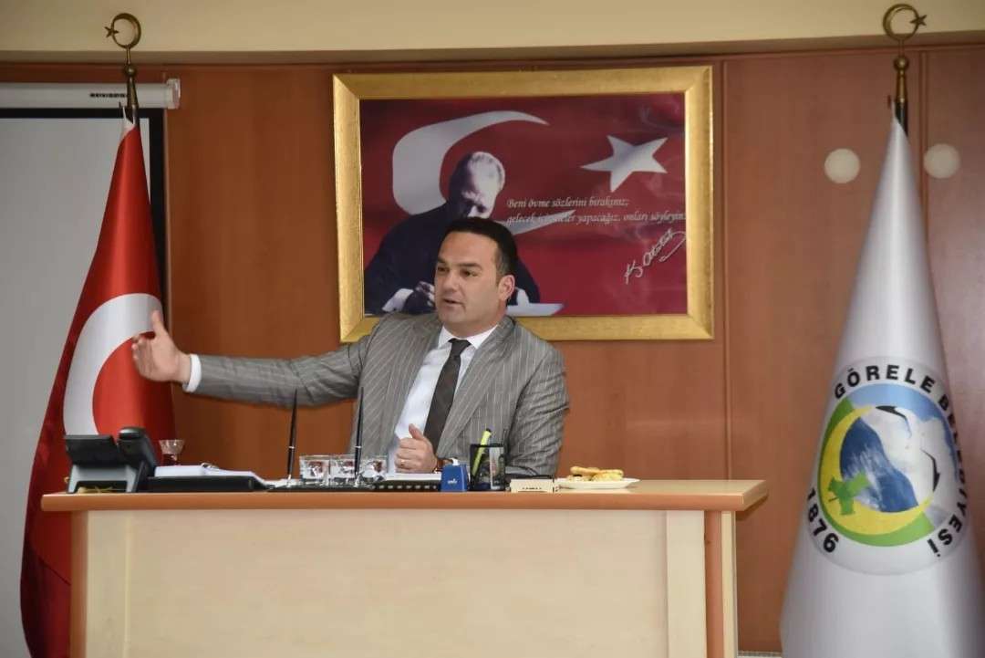 19 Mayıs’ı Yüreklerimiz O Kutsal Geminin Güvertesindeki Cesaret ve Kararlılıkla Çarparak Kutluyoruz!...