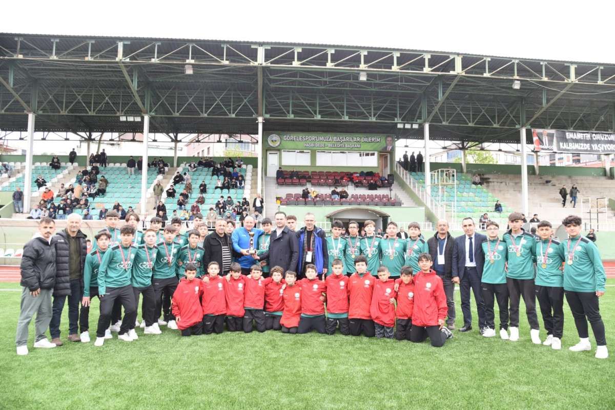 GÖRELESPOR U 15 TAKIMI KUPASINI ALDI